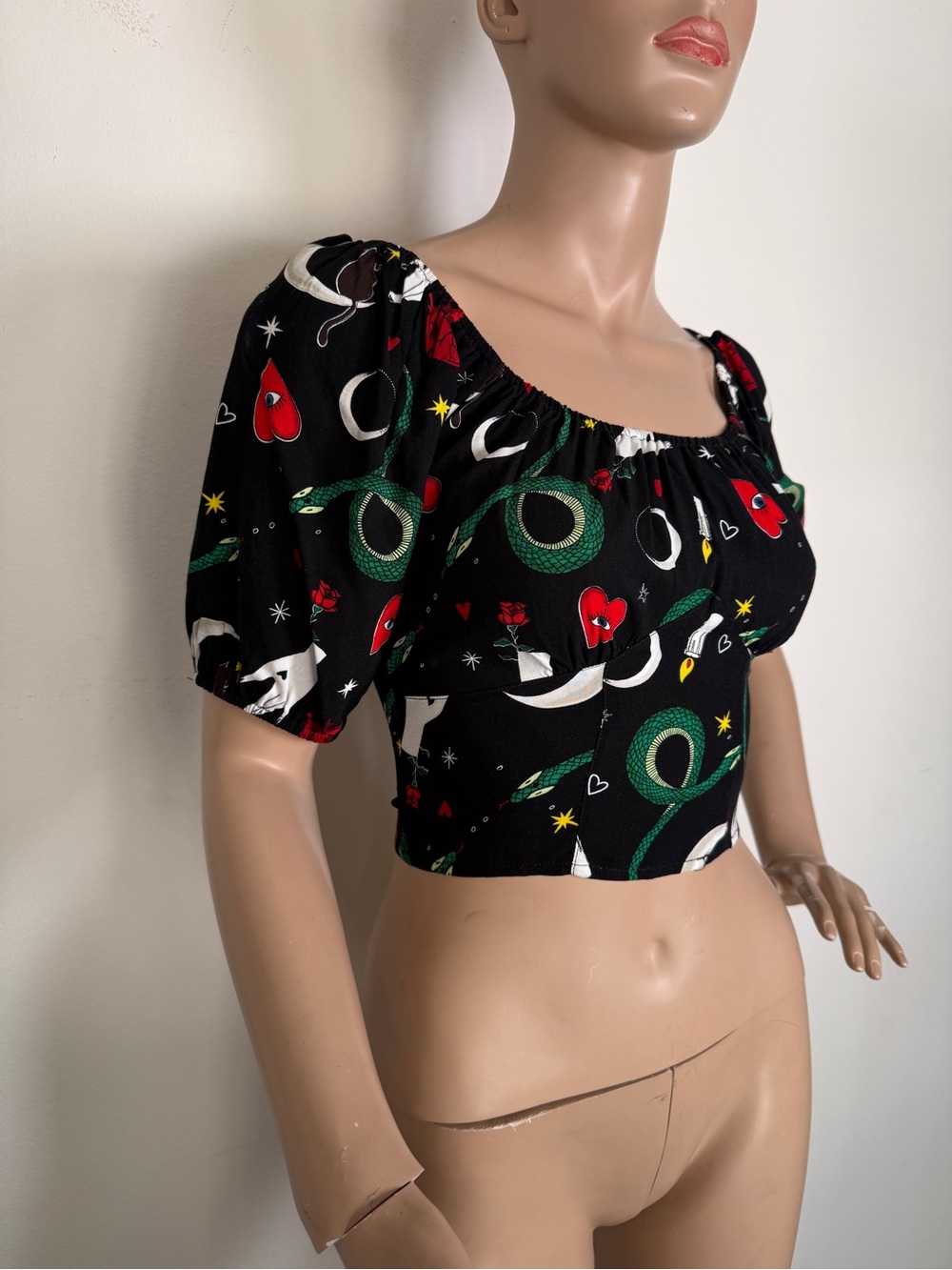 Hell Bunny Black Puff-Sleeve good fortune Crop Top - Picture 2 of 4